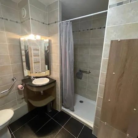 Lune D'argent Avec Vue Sur La Montagne Megève